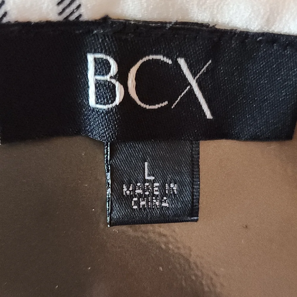 BCX Black and White Relaxed Notched Collar Top - Picture 2 of 5